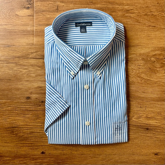 Croft & Barrow Men's Blue Striped Short Sleeve Shirt - Picture 1 of 3